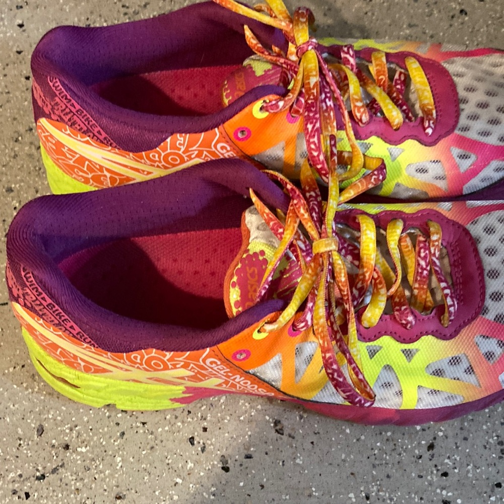 Women’s ASICS gel, Noosa tri 9